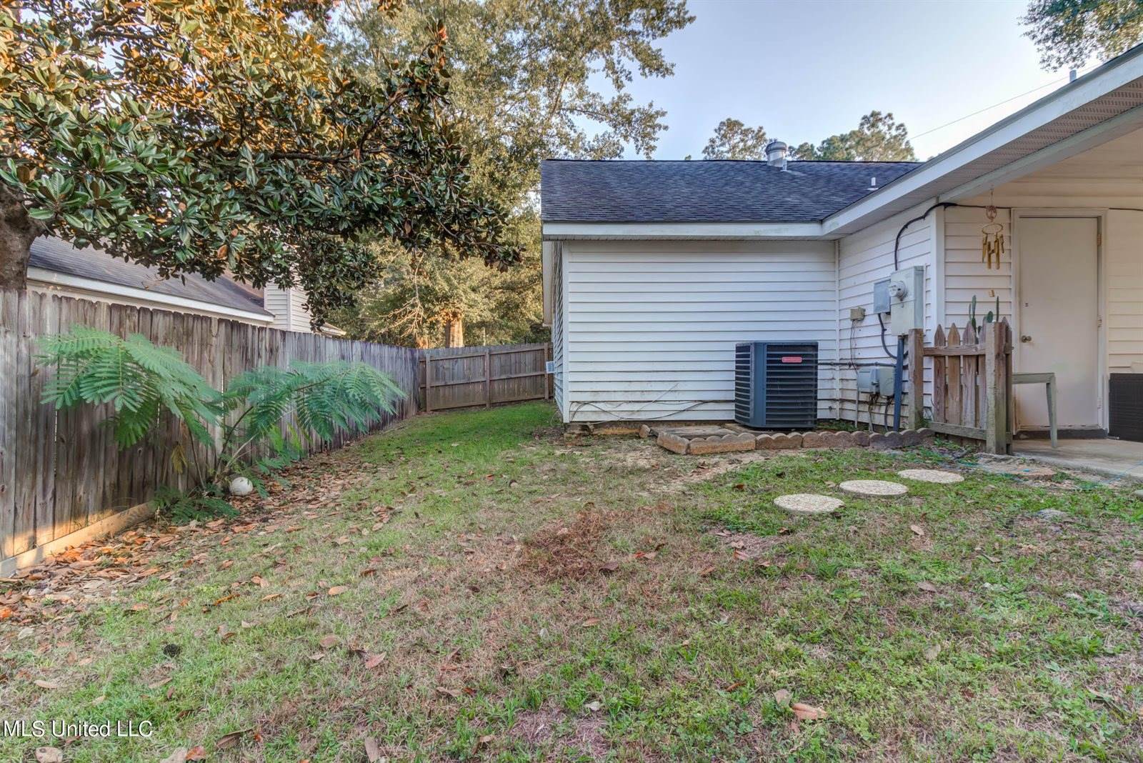 9534 Laa La Way, Diamondhead, MS 39525