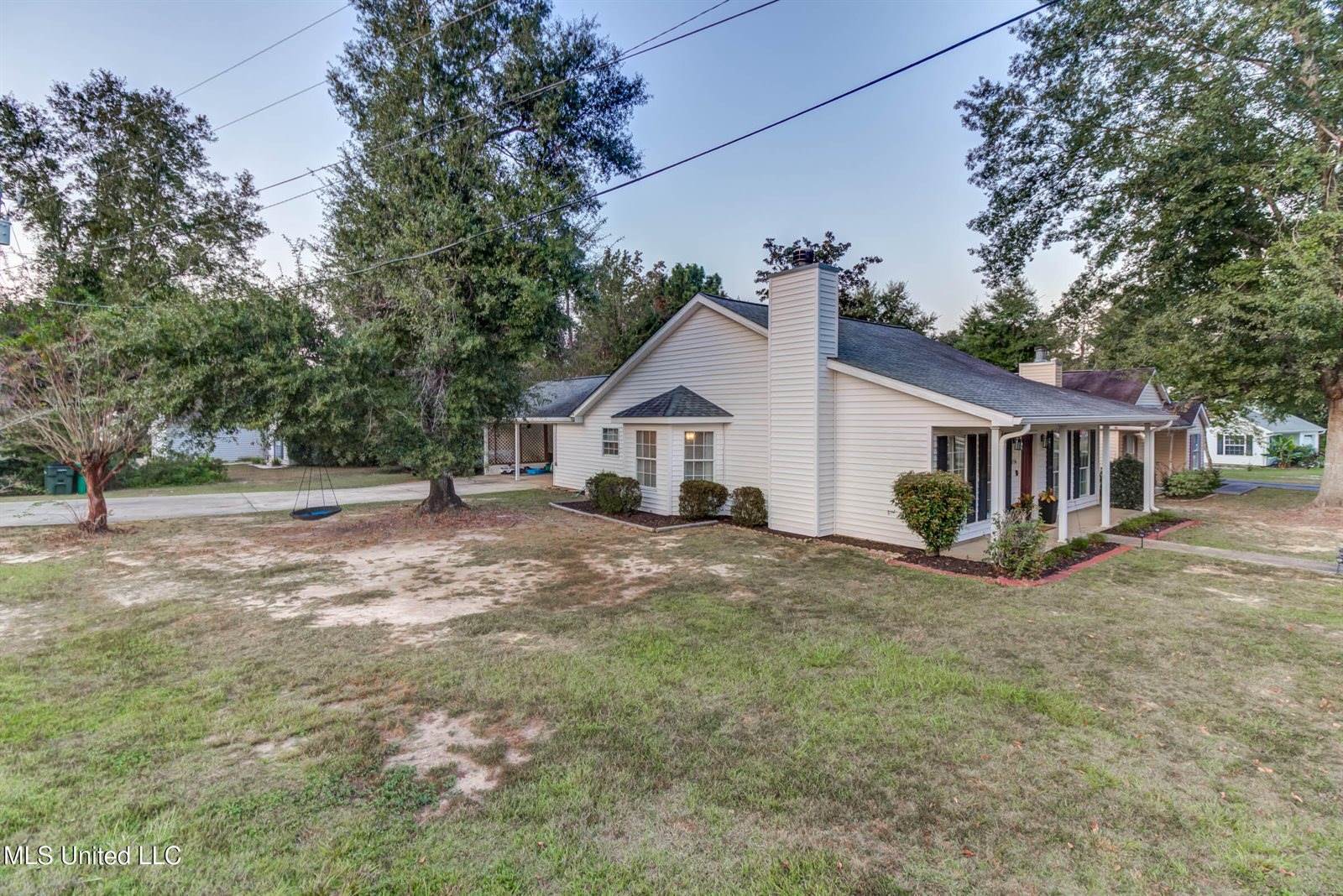 9534 Laa La Way, Diamondhead, MS 39525