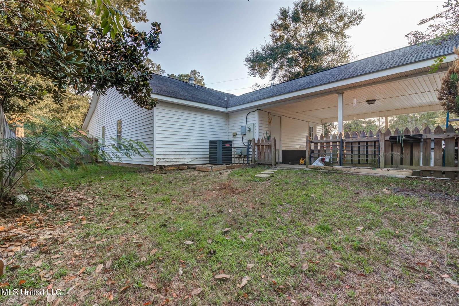 9534 Laa La Way, Diamondhead, MS 39525