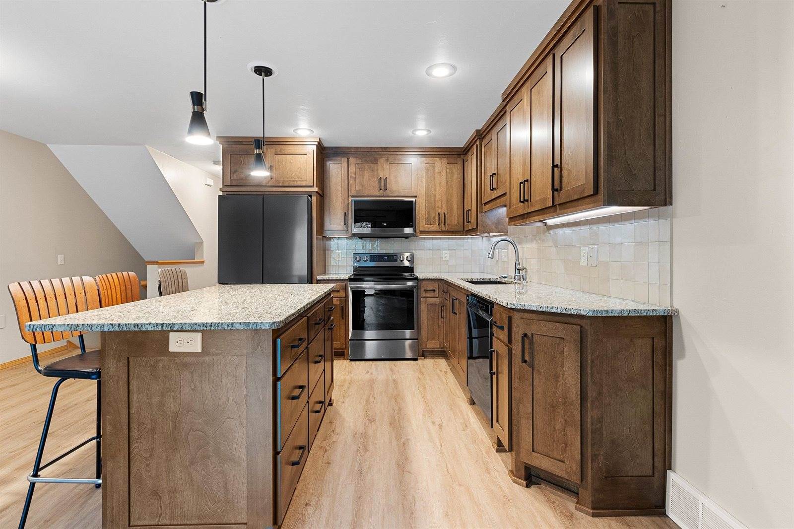 1300 Alpine Drive, #404, Green Bay, WI 54311