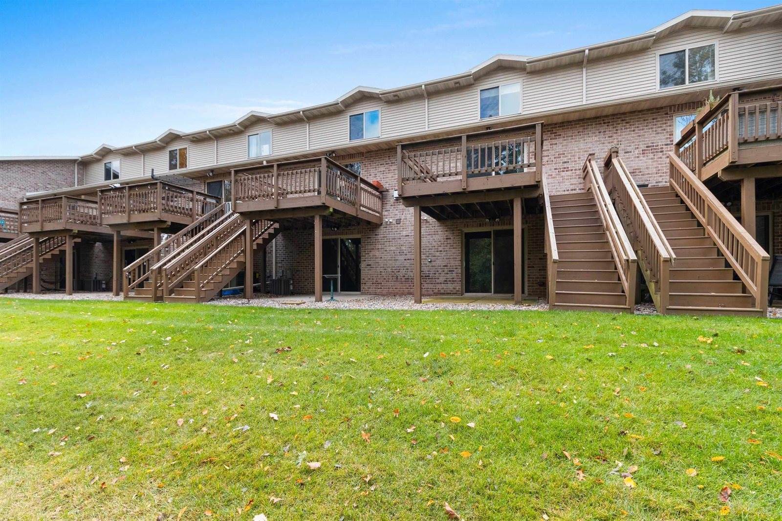 1300 Alpine Drive, #404, Green Bay, WI 54311