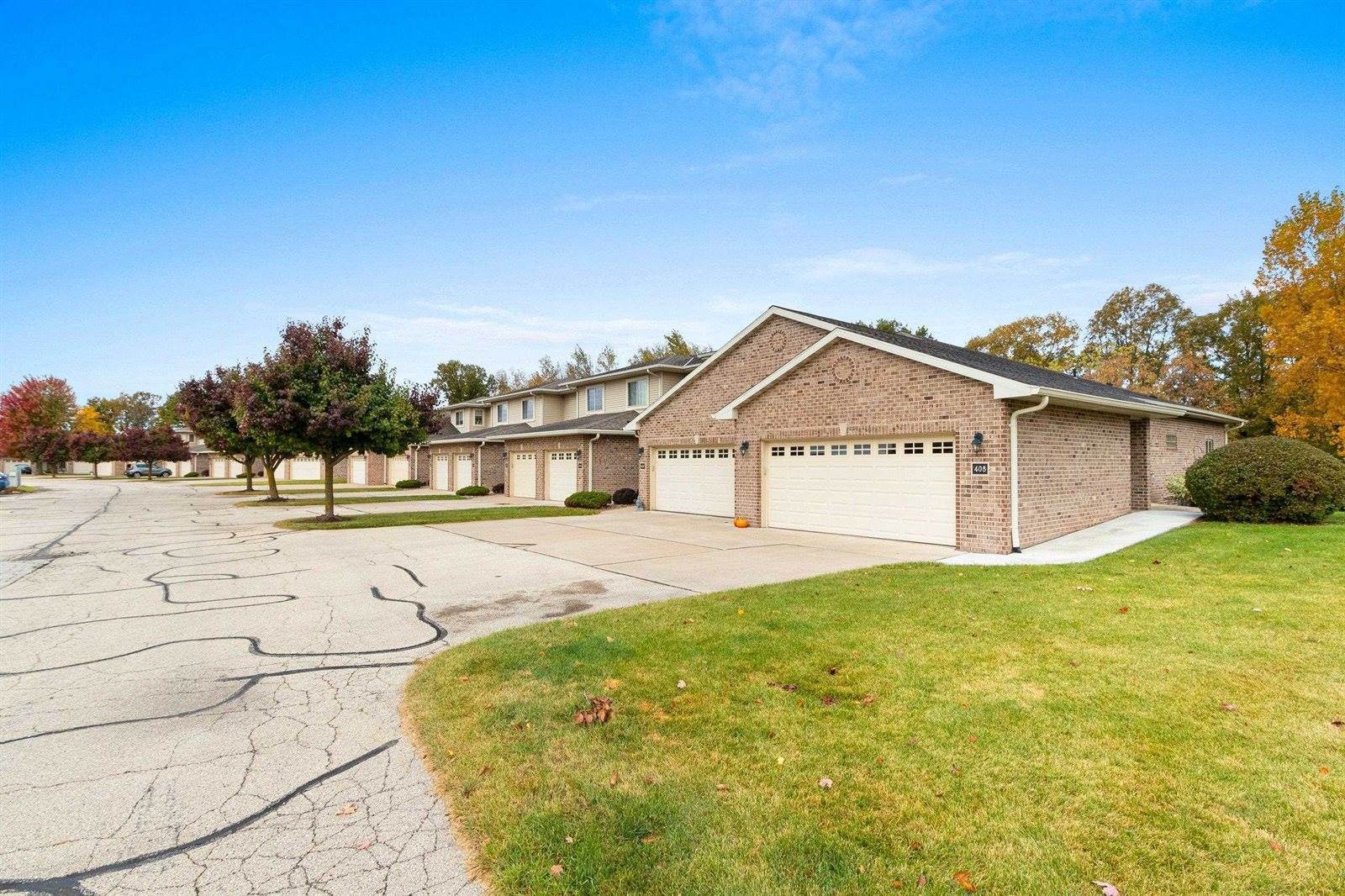 1300 Alpine Drive, #404, Green Bay, WI 54311