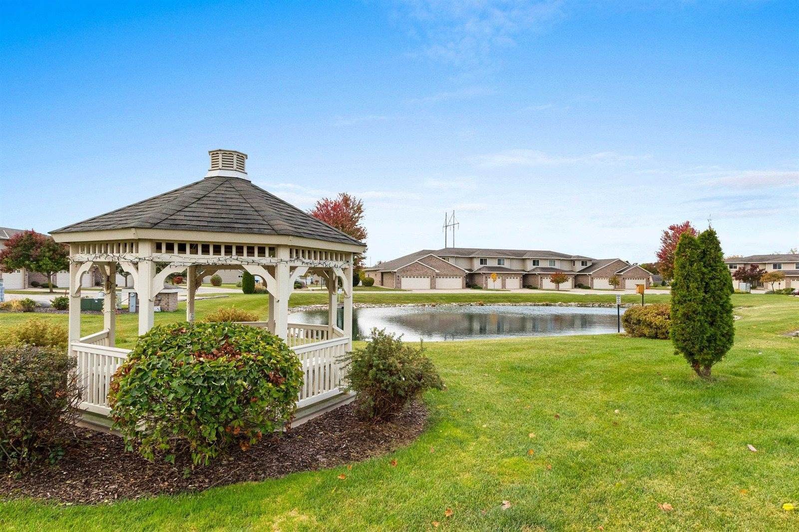 1300 Alpine Drive, #404, Green Bay, WI 54311