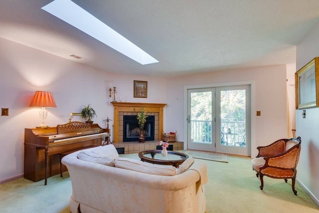 303 Tuckers Ln, #303, Hingham, MA 02043