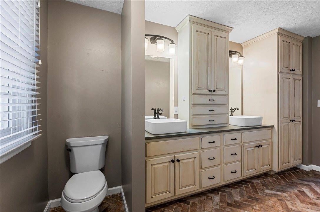 141 Monks Rd., Clinton Township, PA 16056