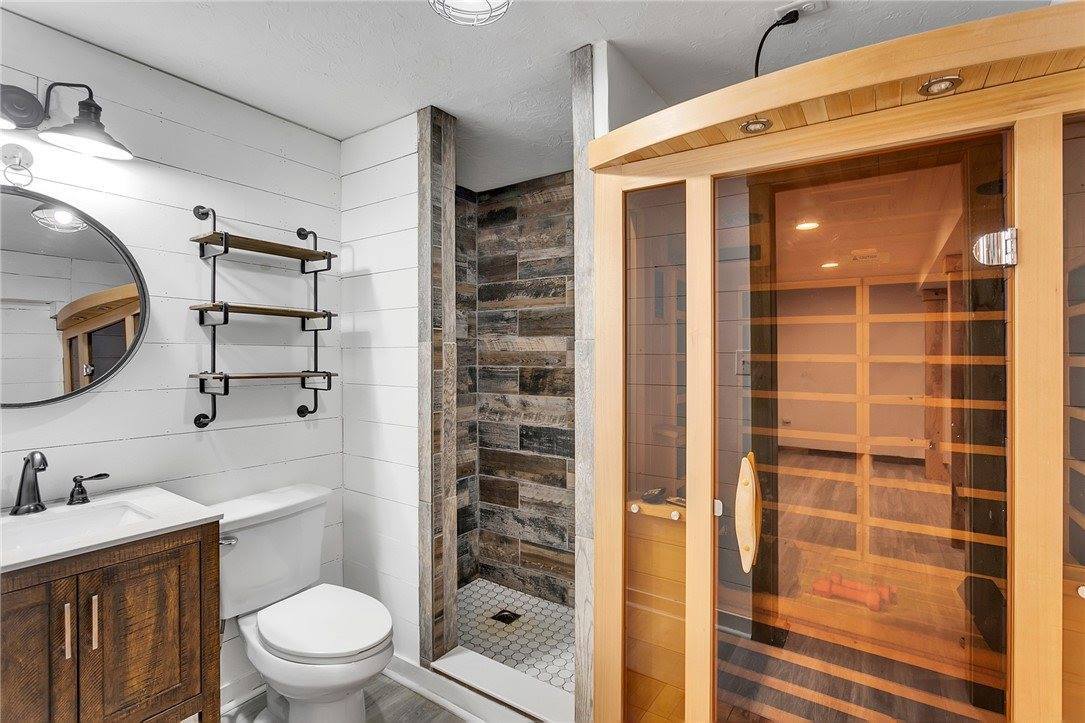 141 Monks Rd., Clinton Township, PA 16056