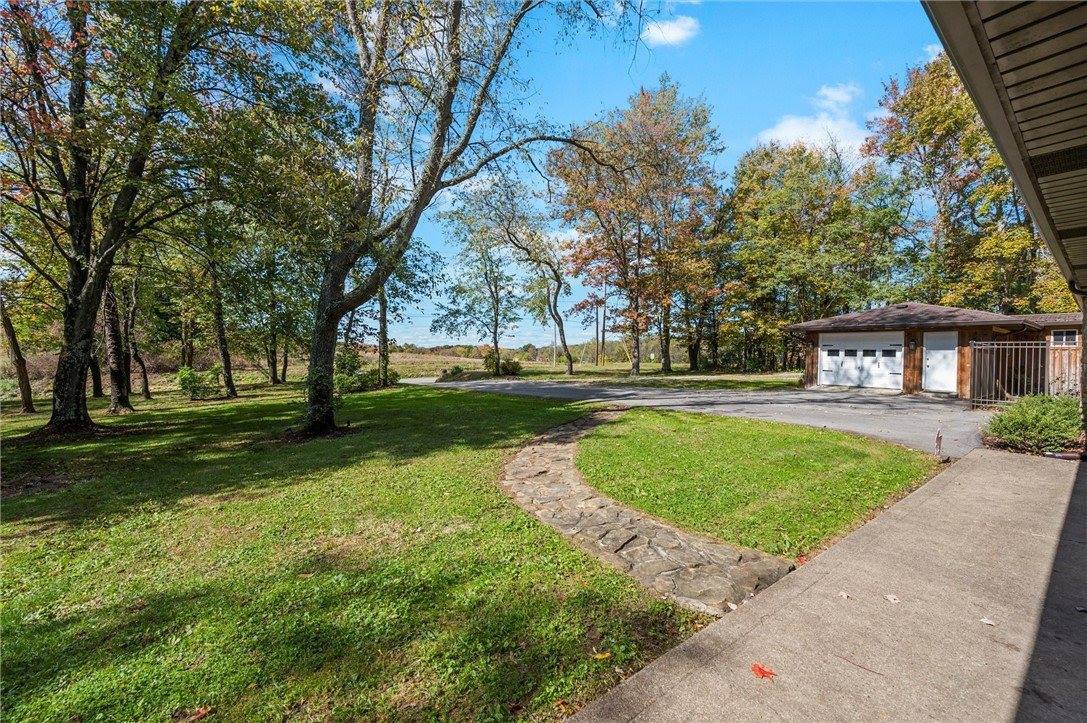 141 Monks Rd., Clinton Township, PA 16056