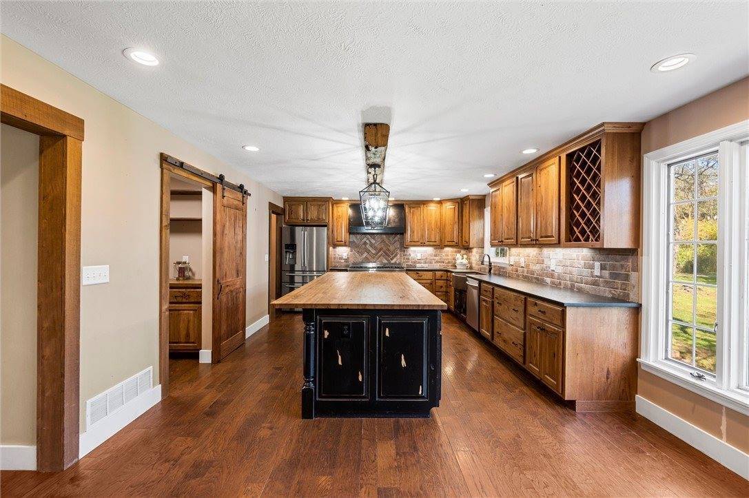 141 Monks Rd., Clinton Township, PA 16056