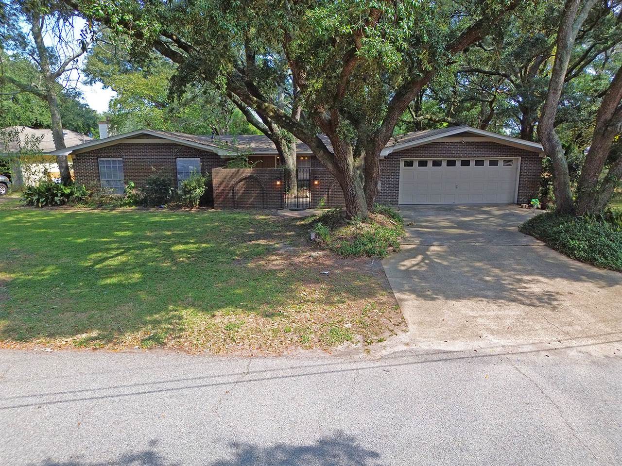 304 Fairview Dr, Biloxi, MS 39531