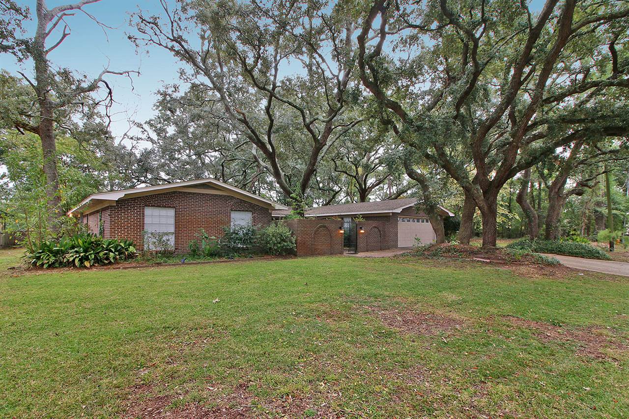 304 Fairview Dr, Biloxi, MS 39531