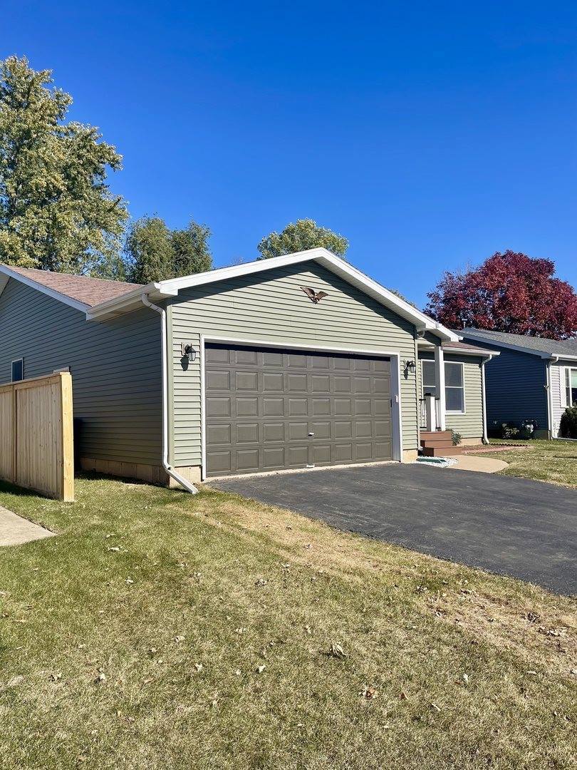 435 Lucerne Lane, DeKalb, IL 60115