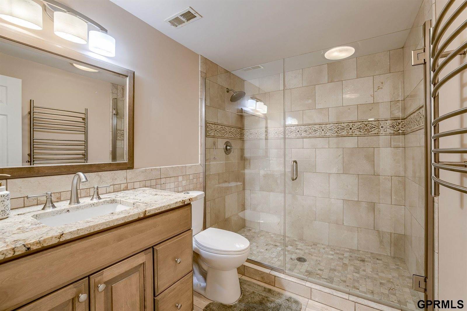 5610 Howard Street, Omaha, NE 68106