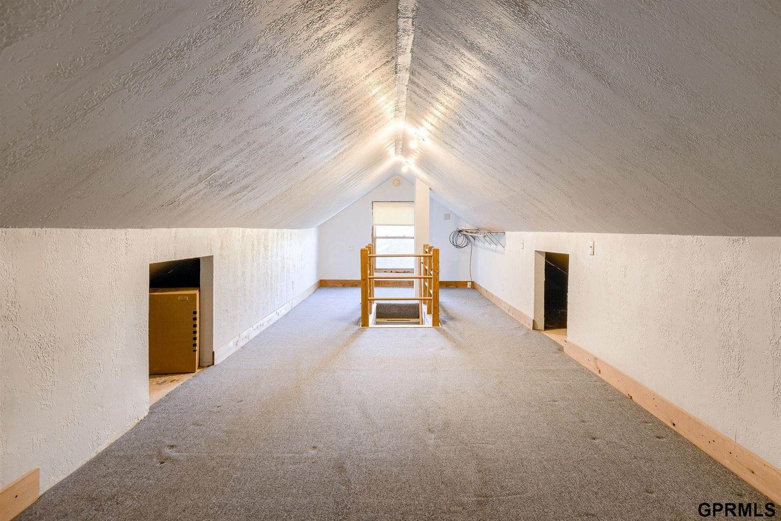 5610 Howard Street, Omaha, NE 68106