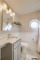 5610 Howard Street, Omaha, NE 68106