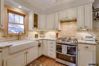 5610 Howard Street, Omaha, NE 68106