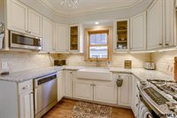 5610 Howard Street, Omaha, NE 68106