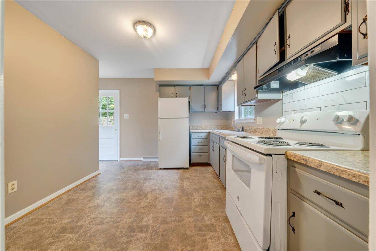 3708 Antietam Dr, Roanoke, VA 24018