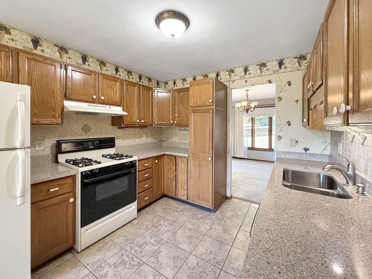 2236 Chelsea Avenue, Freeport, IL 61032