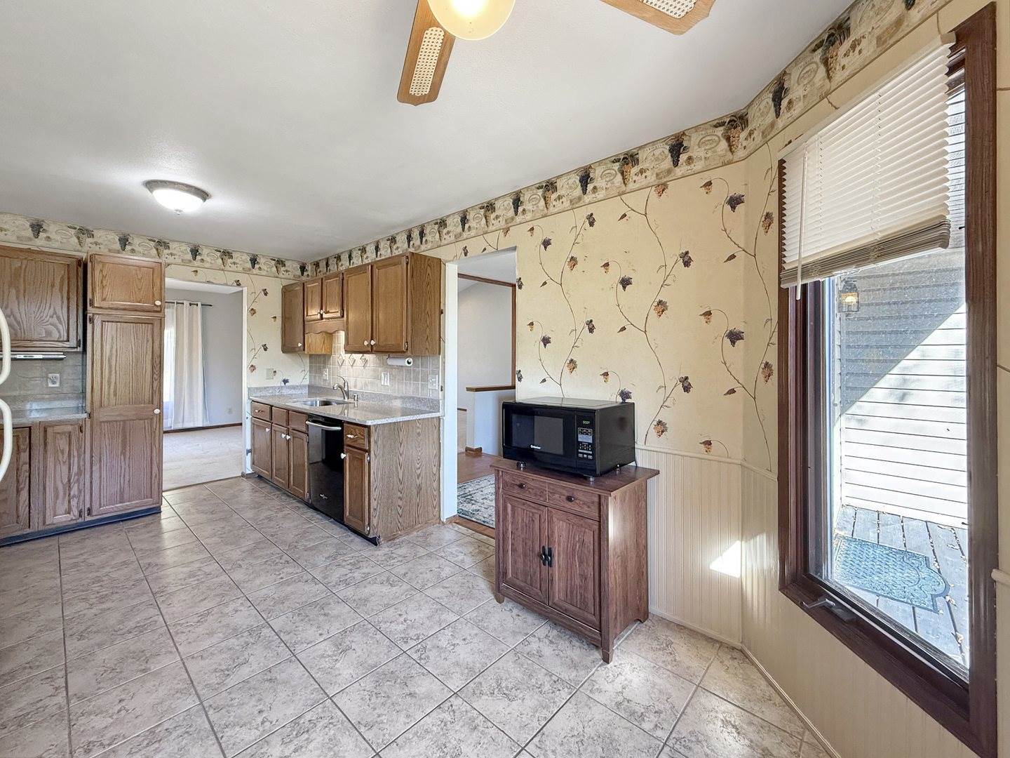 2236 Chelsea Avenue, Freeport, IL 61032