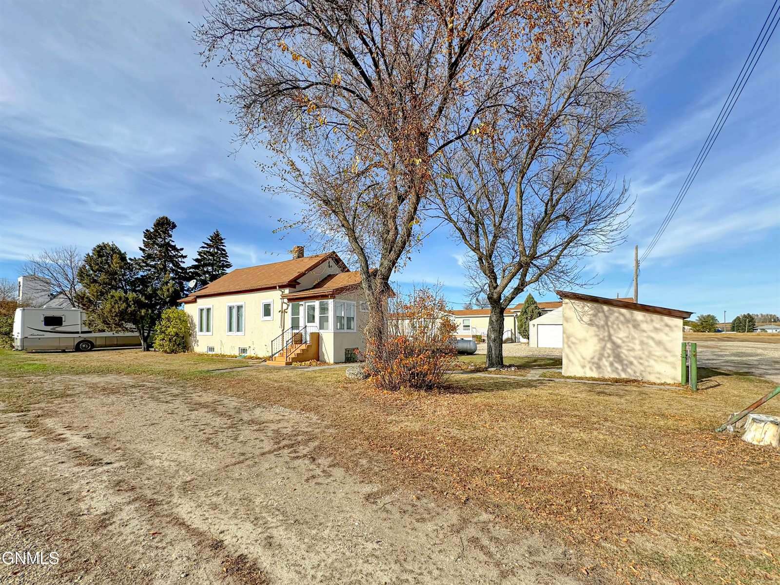 18 Garber Street, McGregor, ND 58755