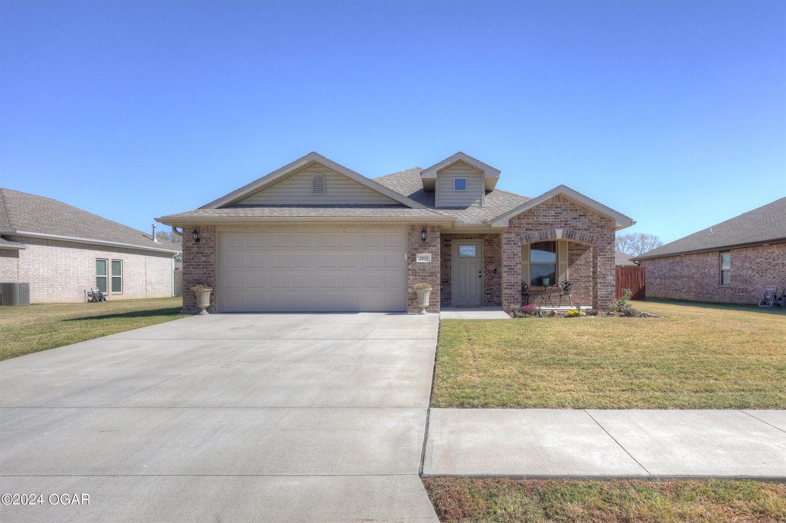 2015 Bogey Lane, Neosho, MO 64850