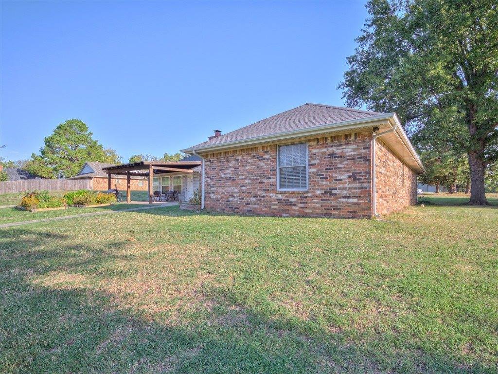 28 Fairview Lane, Shawnee, OK 74804