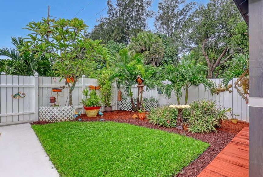 7025 Chesapeake Circle, Boynton Beach, FL 33436