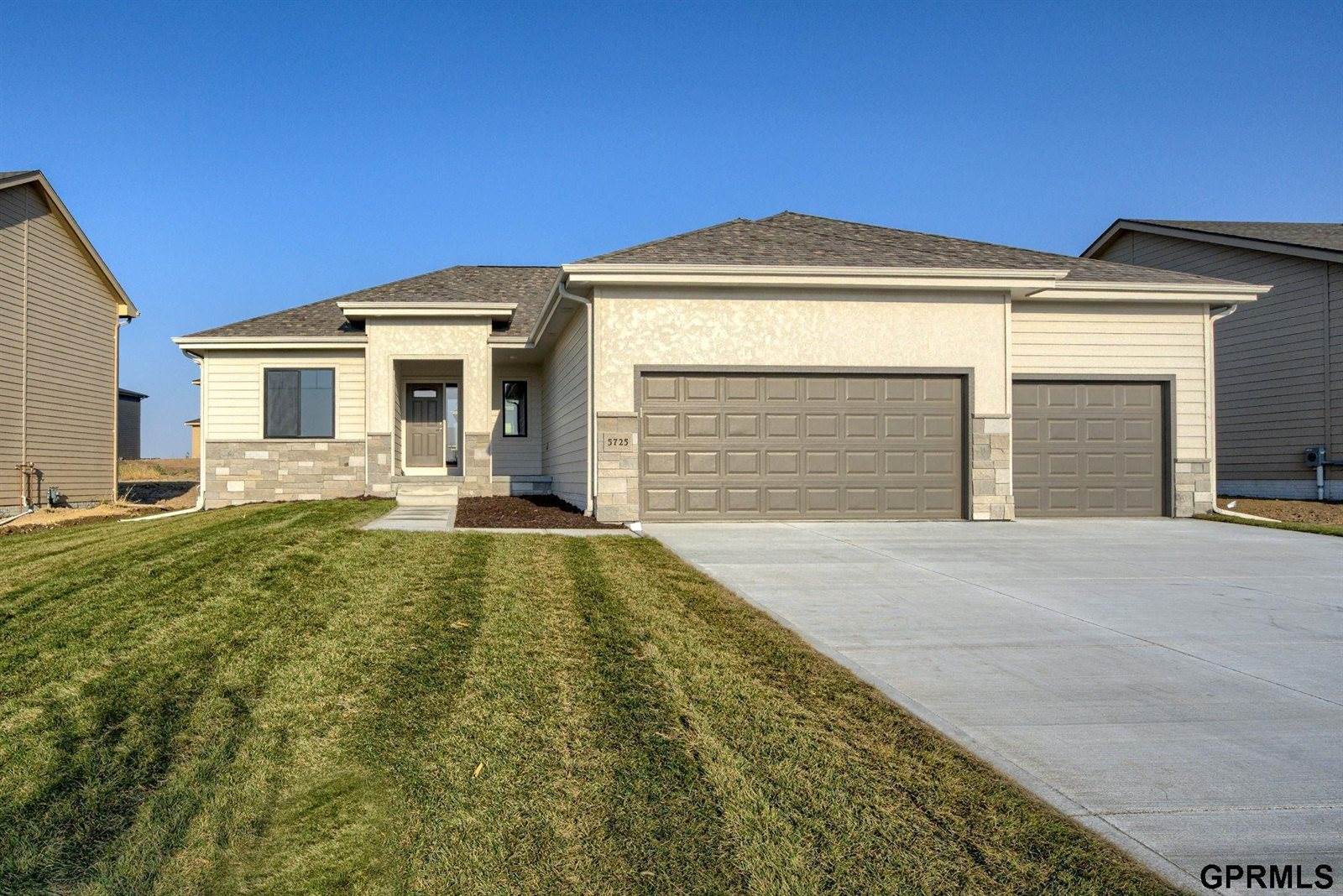 5725 Kestrel Parkway, Elkhorn, NE 68022