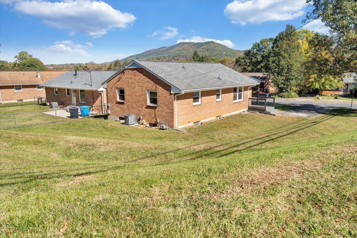 4302 Holmes St NE, Roanoke, VA 24012