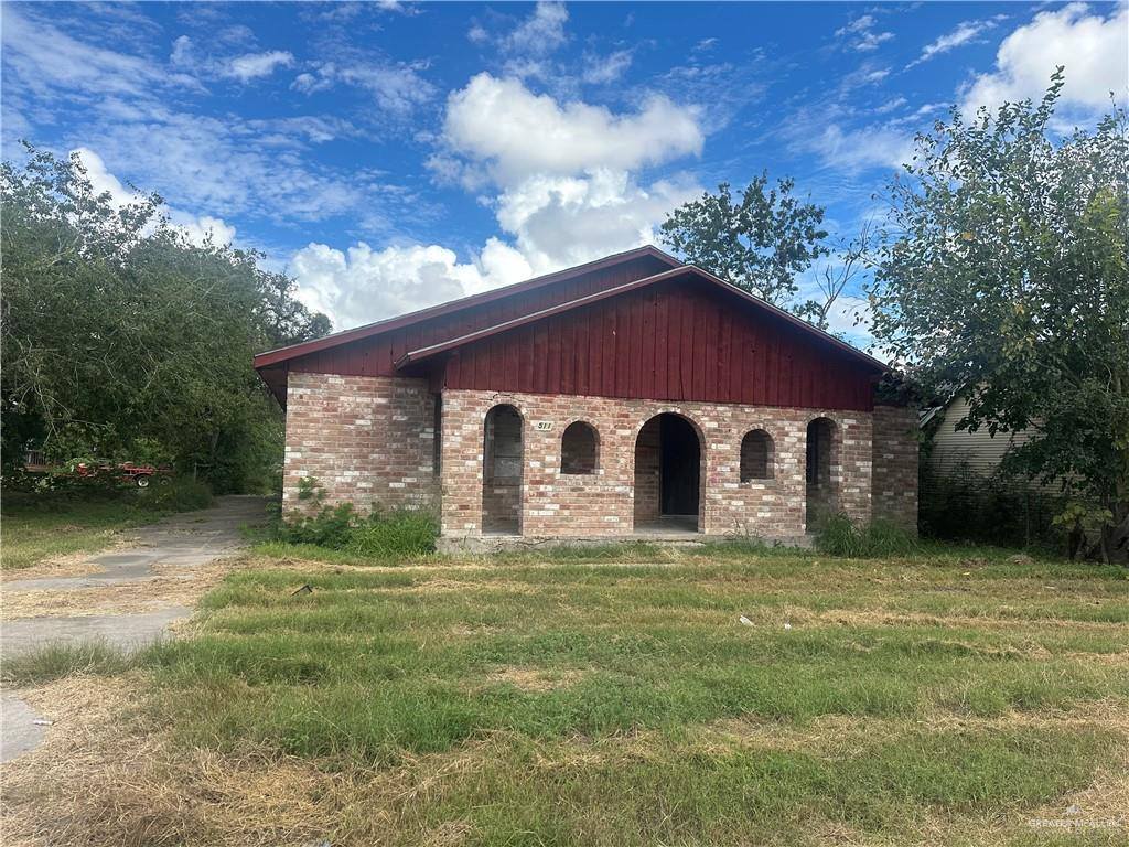 511 East F Street, Robstown, TX 78380