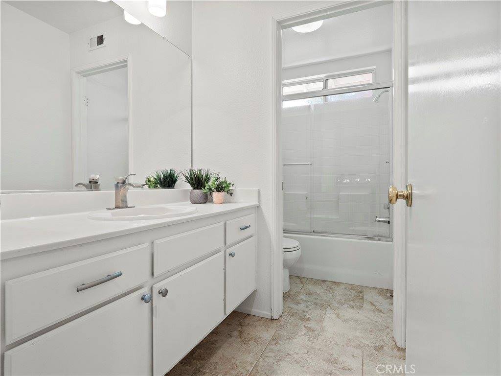 28017 Cascade Road, Castaic, CA 91384