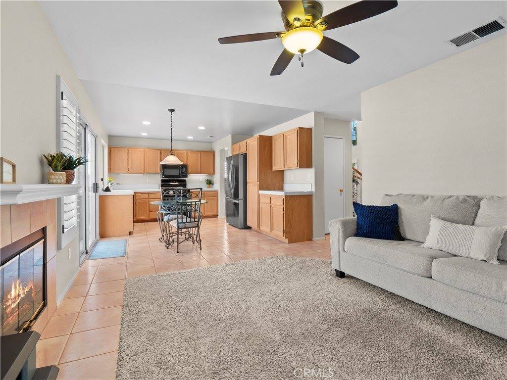 28017 Cascade Road, Castaic, CA 91384