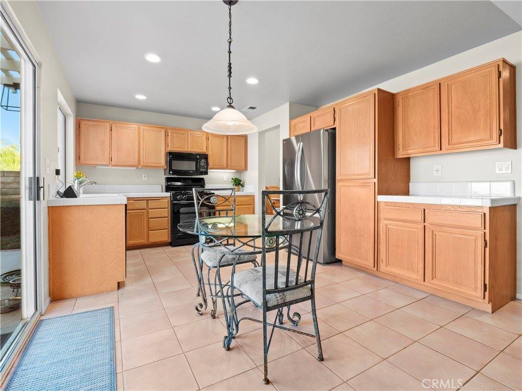 28017 Cascade Road, Castaic, CA 91384