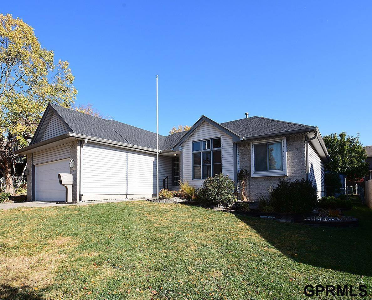 1916 Liberty Lane, Papillion, NE 68133