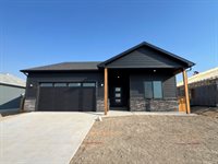 1525 Magpie Gulch Street, Montrose, CO 81401