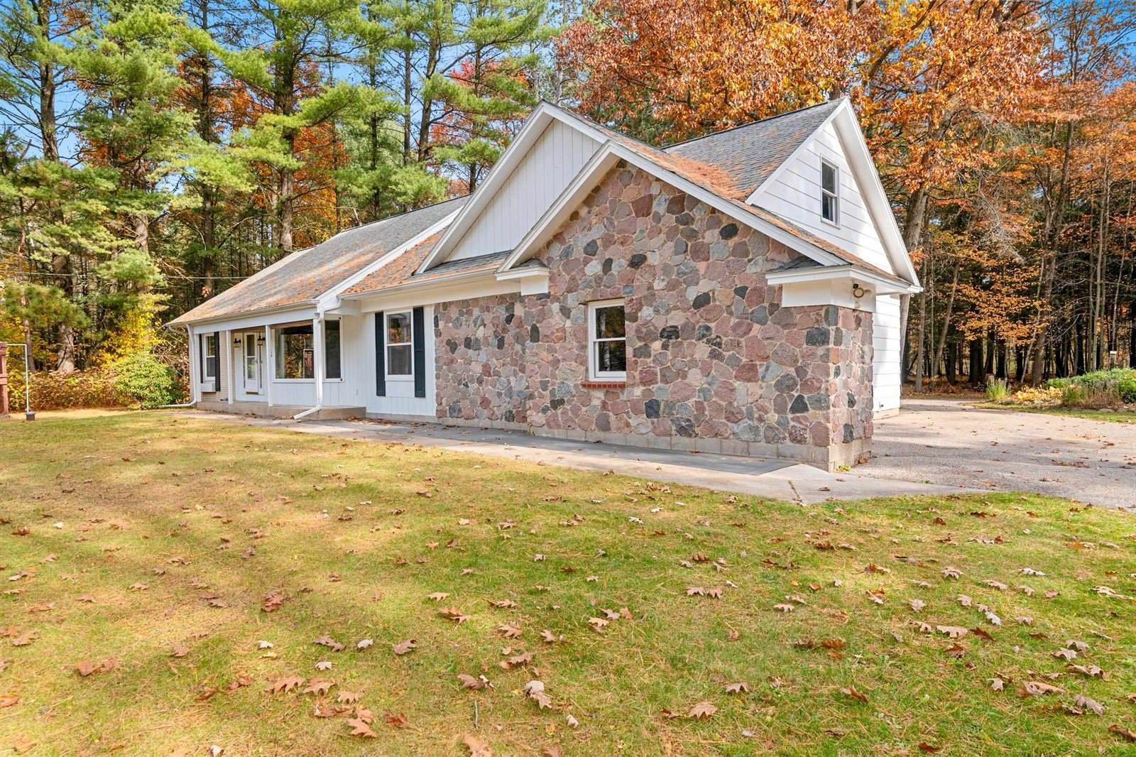 W2862 County Rd B, Marinette, WI 54143