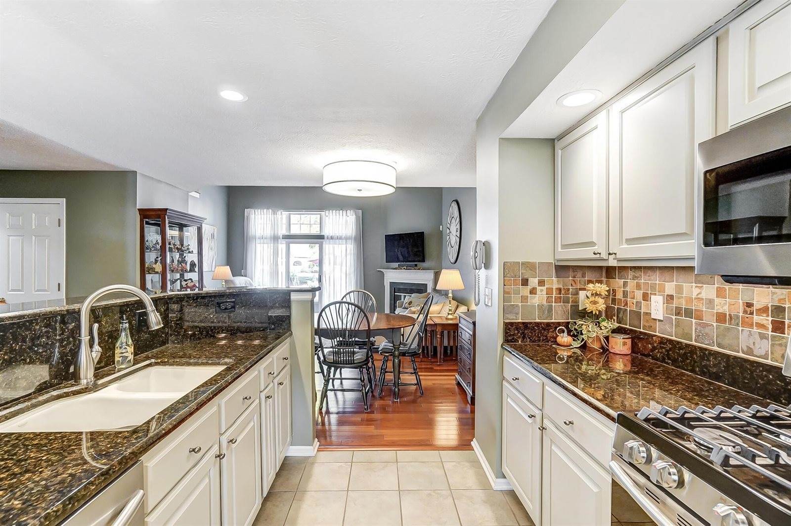 6515 Upper Lake Circle, Westerville, OH 43082