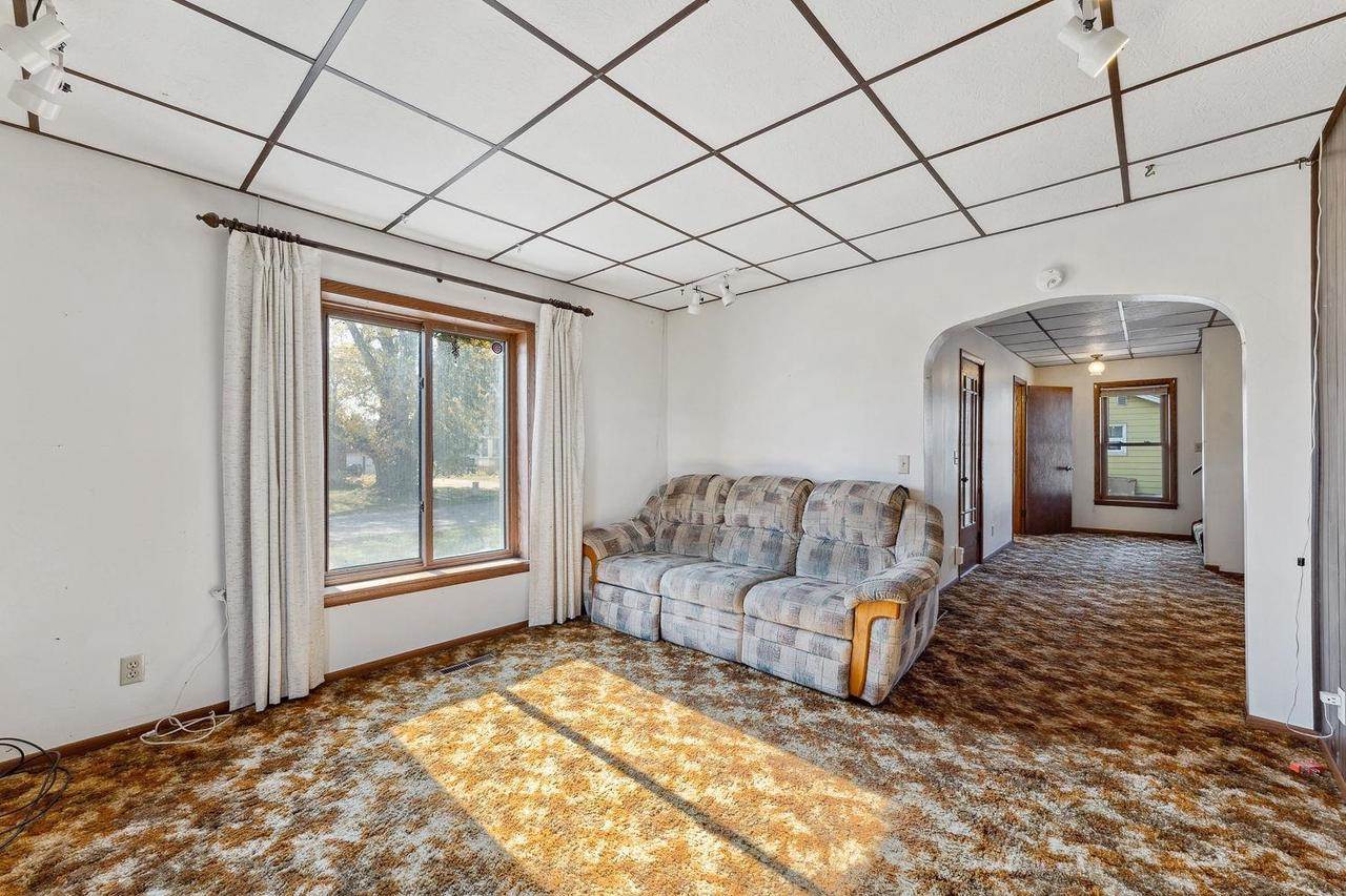 E4120 Village Road, Hillpoint, WI 53937