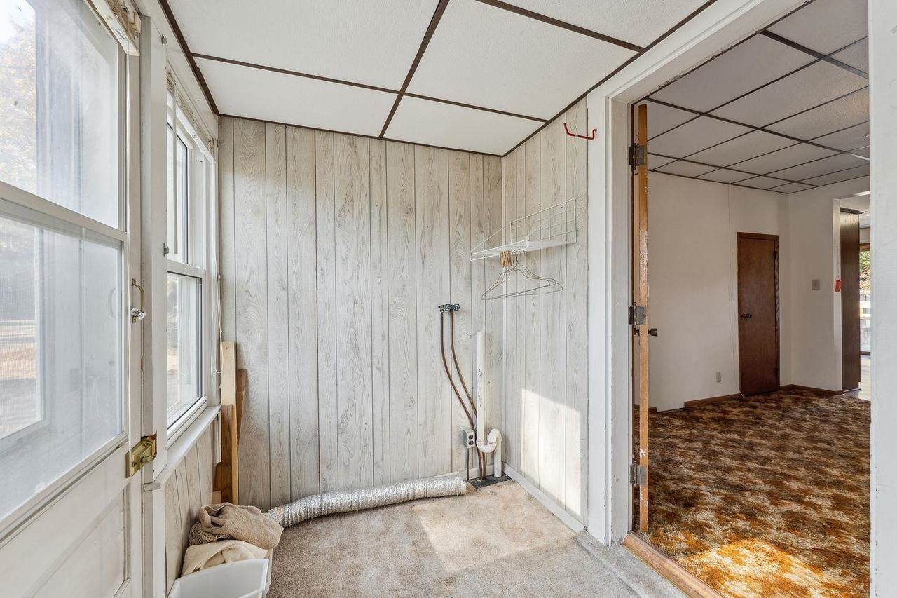 E4120 Village Road, Hillpoint, WI 53937