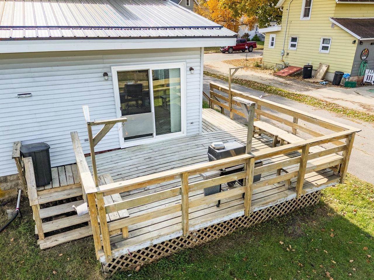 E4120 Village Road, Hillpoint, WI 53937