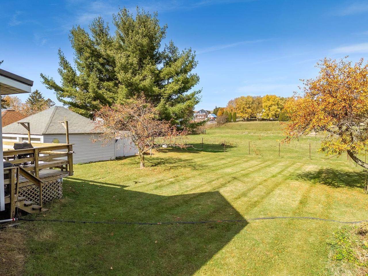 E4120 Village Road, Hillpoint, WI 53937