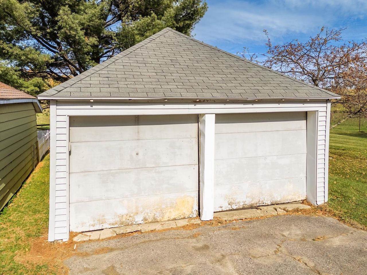 E4120 Village Road, Hillpoint, WI 53937