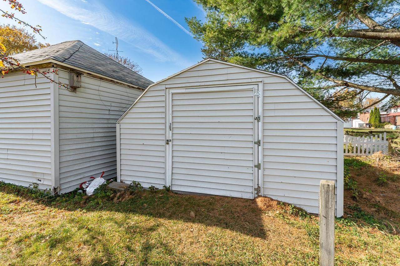 E4120 Village Road, Hillpoint, WI 53937