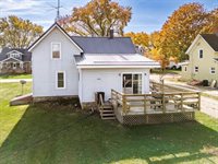 E4120 Village Road, Hillpoint, WI 53937