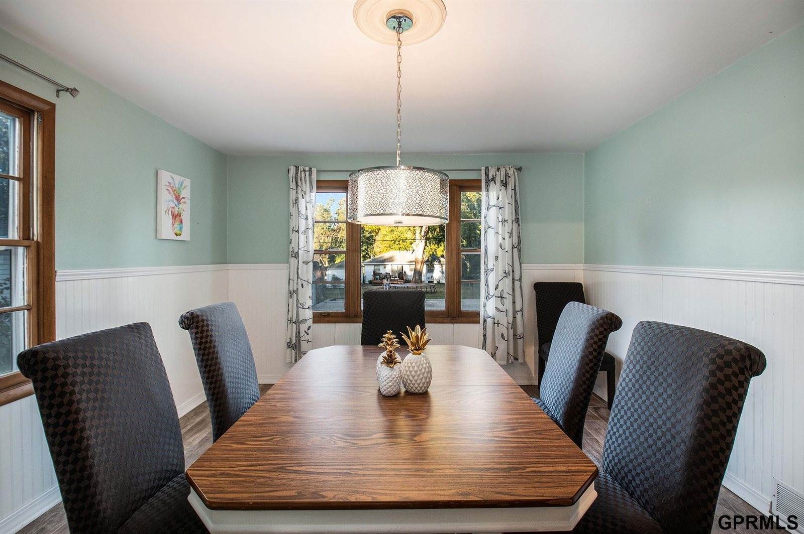 814 North 76th Street, Omaha, NE 68114