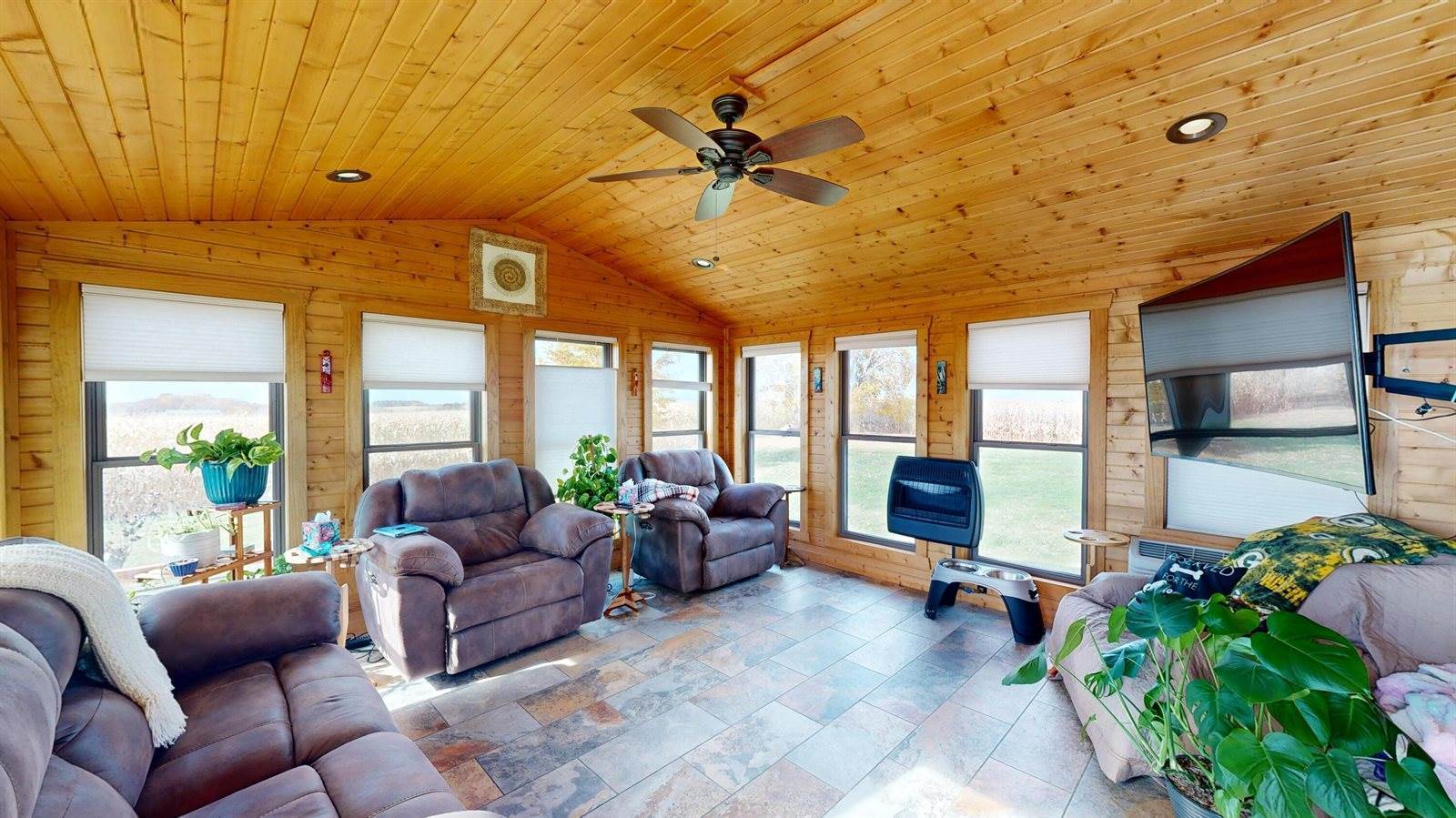 S4425 Engh Ln, Viroqua, WI 54665