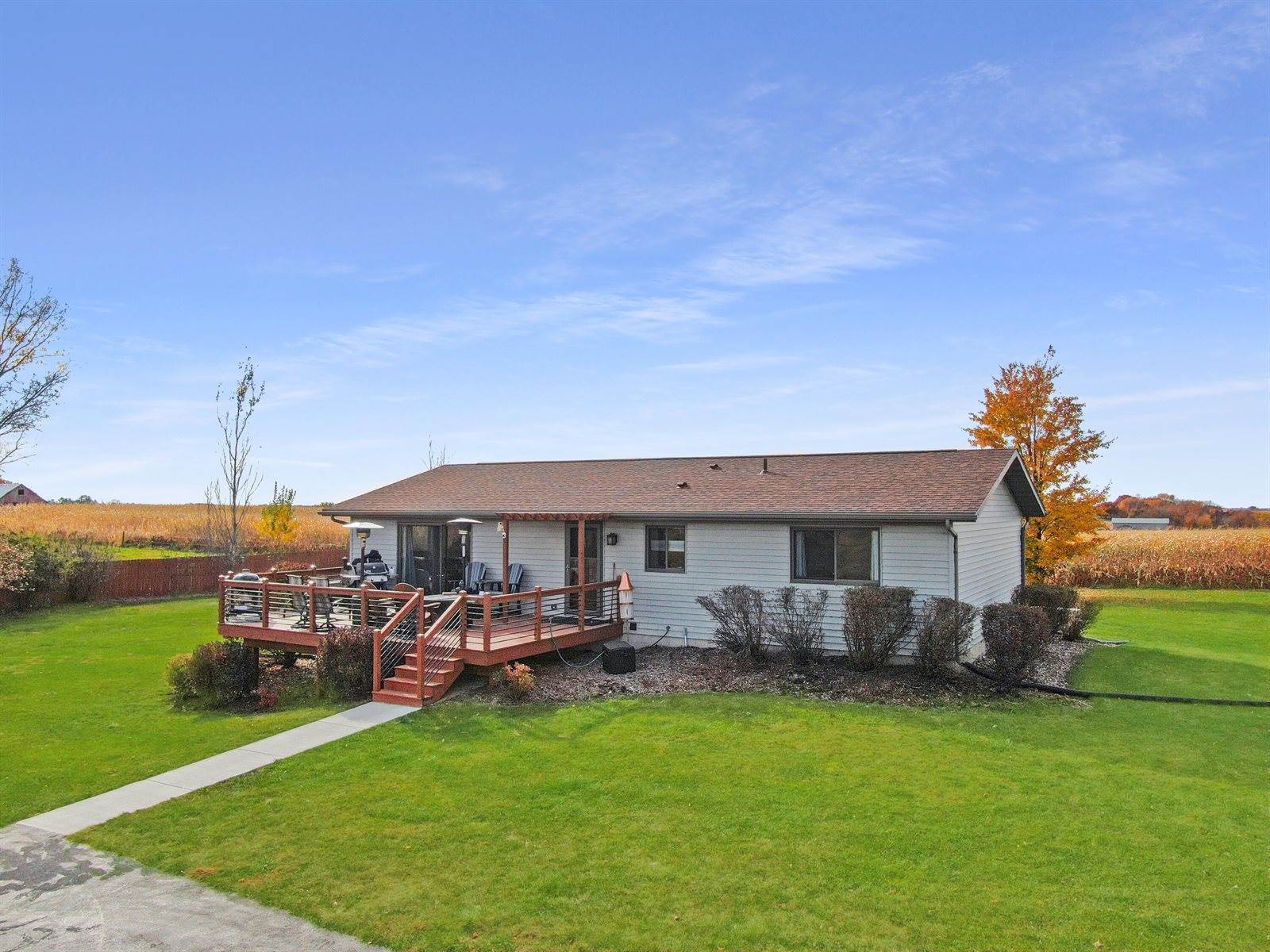 S4425 Engh Ln, Viroqua, WI 54665