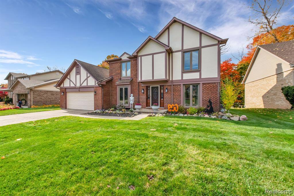 281 Rose Brier Drive, Rochester Hills, MI 48309