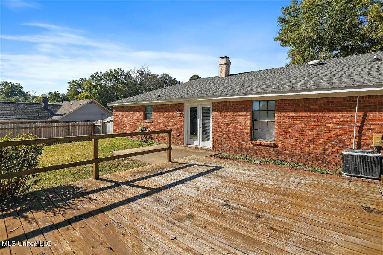 310 Longmeadow Drive, Ridgeland, MS 39157