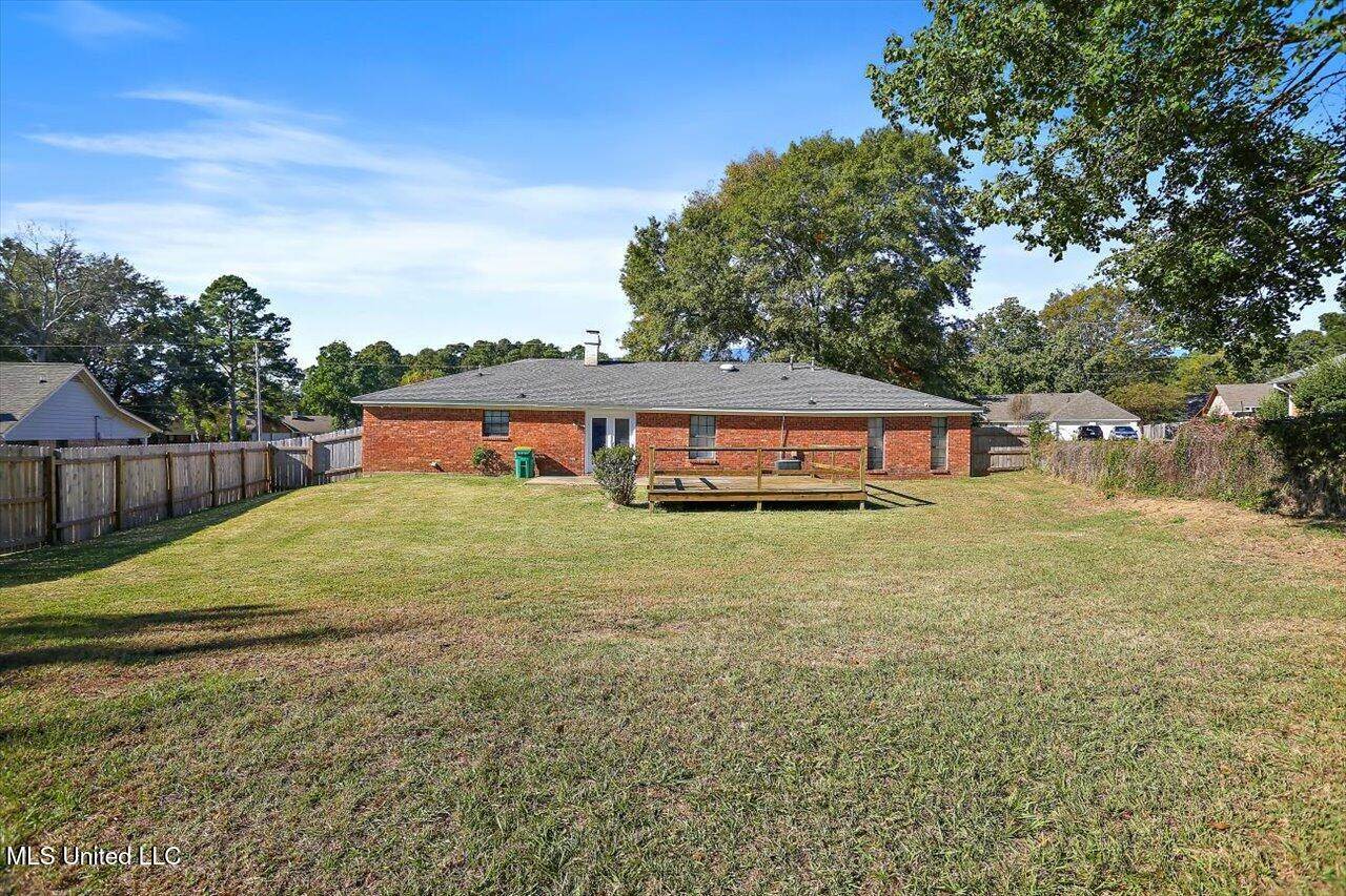 310 Longmeadow Drive, Ridgeland, MS 39157